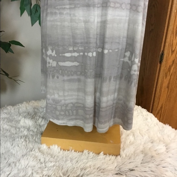 MAURICES L shades of gray criss/cross front tank - Picture 10 of 11